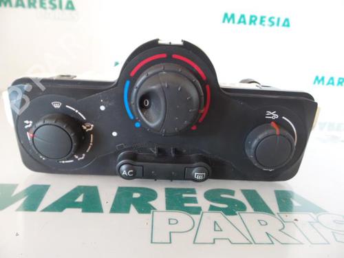 Used Climate control RENAULT CLIO III (BR0/1, CR0/1) 1.5 dCi (C/BR0G, C/BR1G) (68 hp) 31524730