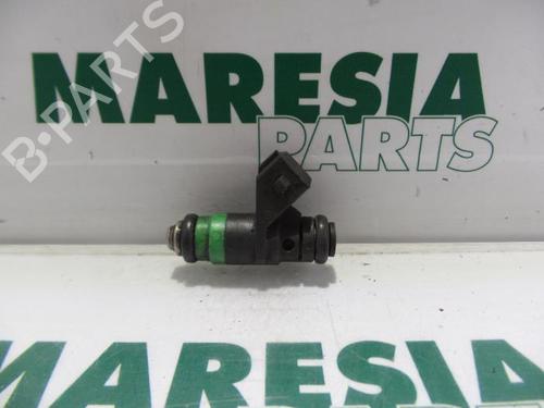 Used Injector PEUGEOT 206 CC (2D) 1.6 16V (2DNFUF, 2DNFUR) (109 hp) 31494089