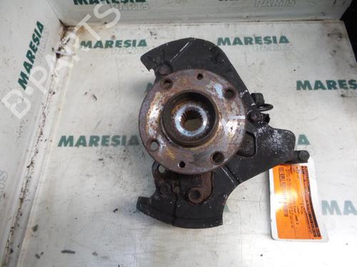 Used Left front steering knuckle FIAT PANDA (169_) 1.1 (169.AXA1A) (54 hp) 31394674