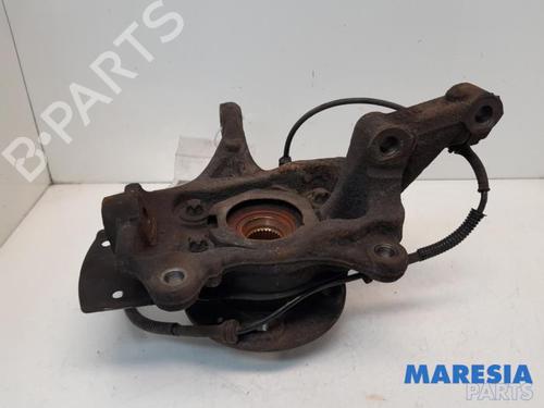 Used Left front steering knuckle RENAULT TRAFIC III Van (FG_) 1.6 dCi 95 (FGMJ, FGMR) (95 hp) 31500911