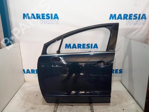 Used Left front door PEUGEOT 5008 (0U_, 0E_) 1.6 HDi (112 hp) 31461942