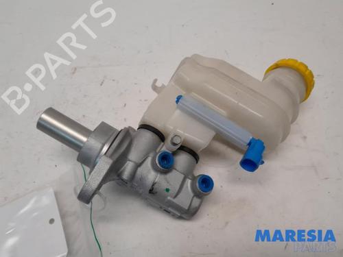 Used Brake master cylinder FIAT PANDA (312_, 319_) 1.0 Mild Hybrid (312.PYD1B) (69 hp) 31486498