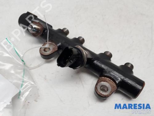 Used Injection rail RENAULT CLIO IV Grandtour (KH_) 1.5 dCi 90 (KHN3, KHN4) (90 hp) 31482129