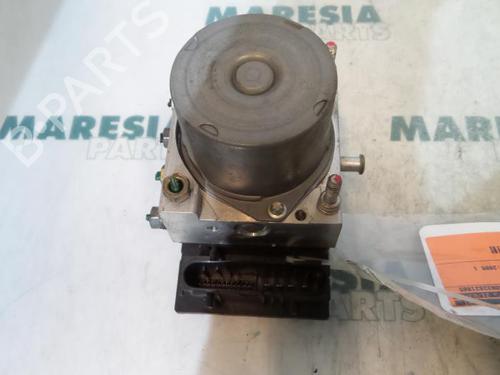 Used ABS pump RENAULT MODUS / GRAND MODUS (F/JP0_) 1.6 (JP03, JP0B, JP0U, JP0Y, JP1G) (112 hp) 31449406