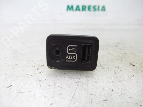 Bilradio FIAT QUBO (225_) 1.3 D Multijet (225CXB1A, 225AXB1A, 225CXB11, 225AXB11,... (75 hp) 31455878