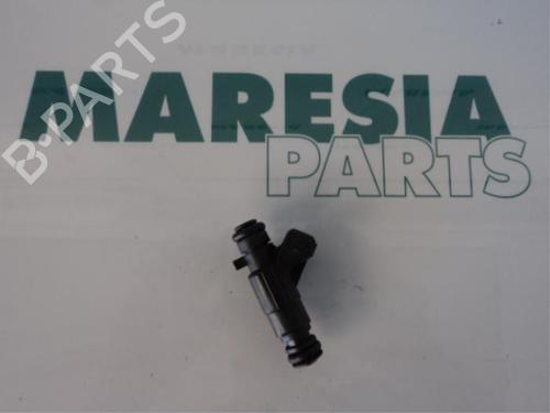 injector-fiat-grande-punto-199_-2005-31495913 main image