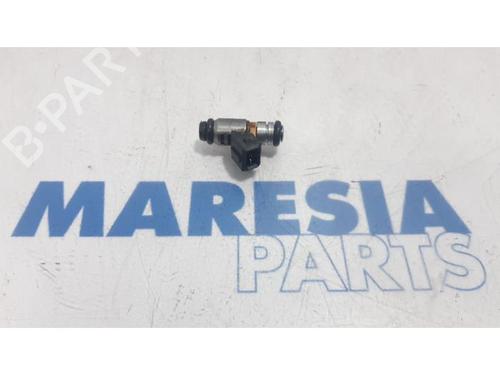 Used Injector FIAT 500 (312_) 1.2 (312AXA1A) (69 hp) 31489782
