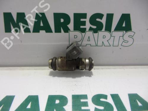 injector-renault-scenic-i-mpv-ja01_-fa0_-1999-2000-2001-2002-2003-2004-2005-2006-2007-2008-2009-2010-31448164 main image
