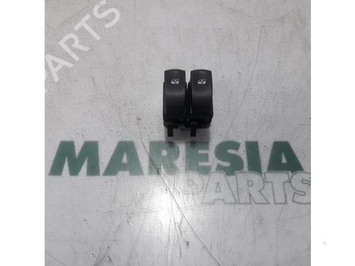 Used Switch RENAULT TWINGO II (CN0_) 1.2 16V (CN04, CN0B) (75 hp) 31478745