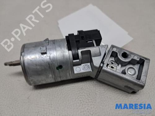 Used Ignition barrel PEUGEOT 3008 I MPV (0U_) 1.6 THP (150 hp) 31816506