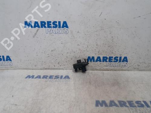 Used Electronic sensor FIAT DOBLO Cargo (263_) 1.6 D Multijet (263WXD1B, 263WXR1B, 263WXX1B, 263ZXD1B,... (105 hp) 31520050