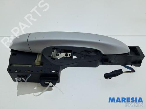 Poignée extérieure avant droite Poignée extérieure avant droite RENAULT MEGANE IV Hatchback (B9A/M/N_) 1.6 TCe 205 (B9MV) (205 hp) 36420617 36420617