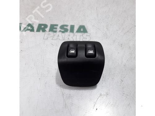Used Switch PEUGEOT 206 Hatchback (2A/C) 1.4 i (75 hp) 31426333