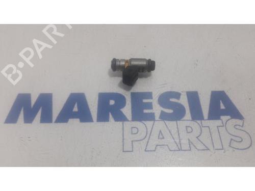 Used Injector FIAT 500 (312_) 1.2 (312AXA1A) (69 hp) 31525475
