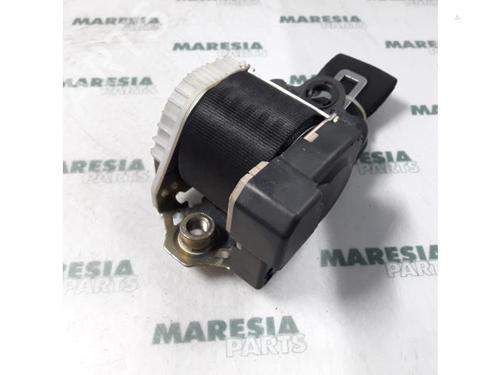 Used Rear right seatbelt FIAT STILO (192_) 2.4 20V (192_XD1A, 192AXD12) (170 hp) 31493478