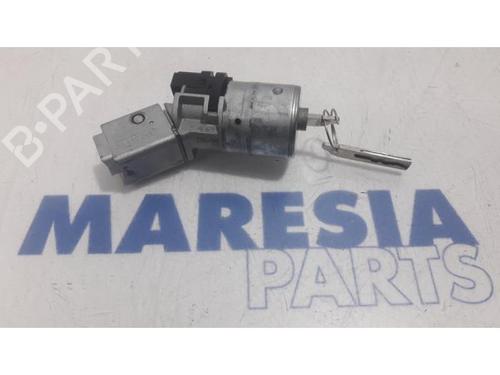 Used Ignition barrel PEUGEOT 3008 I MPV (0U_) 1.6 THP (150 hp) 31419105