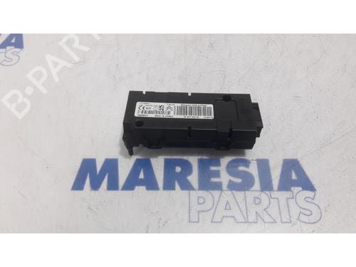 Used Electronic module PEUGEOT 308 CC (4B_) 2.0 HDi (4BRHRH, 4BRHRJ) (136 hp) 31423643