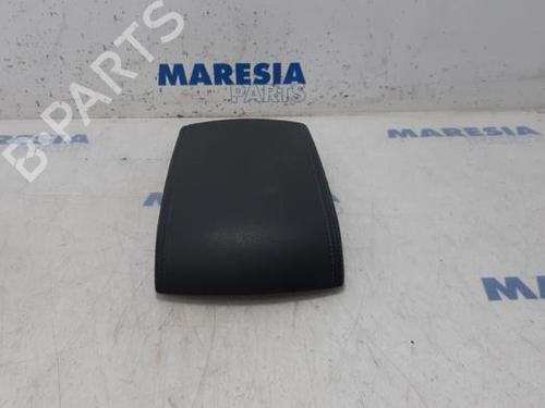 Armlæn PEUGEOT 508 SW I (8E_) 1.6 HDi (112 hp) 31442611