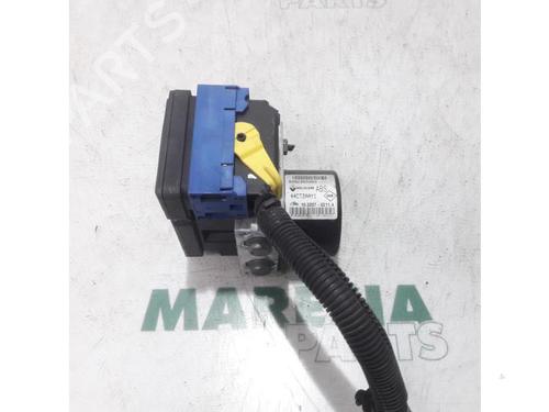 Used ABS pump RENAULT TWINGO II (CN0_) 1.5 dCi 90 (86 hp) 31477891