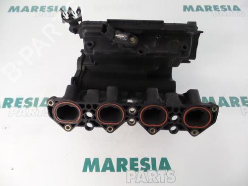 Used Injection rail PEUGEOT 206 Hatchback (2A/C) 1.6 16V (109 hp) 31508342