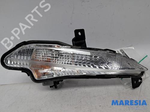 Used Right front indicator PEUGEOT 308 II (LB_, LP_, LW_, LH_, L3_) 1.2 THP 130 (131 hp) 31513704