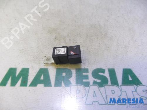 Used Antenna/Base RENAULT SCÉNIC IV (J9_) 1.2 TCe 115 (115 hp) 31402619
