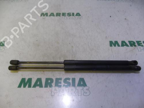 Used Tailgate lift support RENAULT MEGANE III Hatchback (BZ0/1_, B3_) 1.5 dCi (BZ09, BZ0D, BZ1W, BZ29, BZ14) (110 hp) 31389512