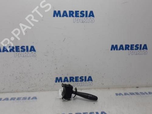 Used Steering column stalk RENAULT TRAFIC II Van (FL) 2.0 dCi 90 (FL0H, FL00, FL01, FL0M, FL0P, FL0S) (90 hp) 31422577