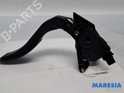 Pedal RENAULT CLIO IV (BH_) 0.9 TCe 90 (BHNF, BHMA, BHMH, BHJK, BHJR) (90 hp) 31424609