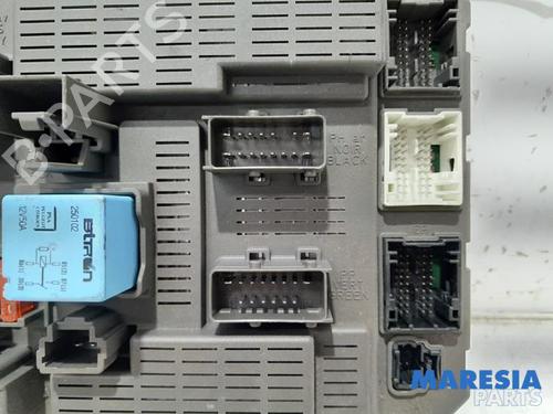 Used Fuse box CITROËN C5 I Break (DE_) 3.0 V6 (DEXFXC, DEXFXF) (207 hp) 31484768