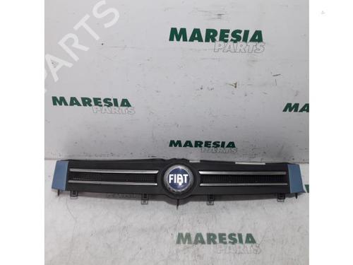 Used Grille FIAT PANDA (169_) 1.3 D Multijet (169.AXC1A) (70 hp) 31423480