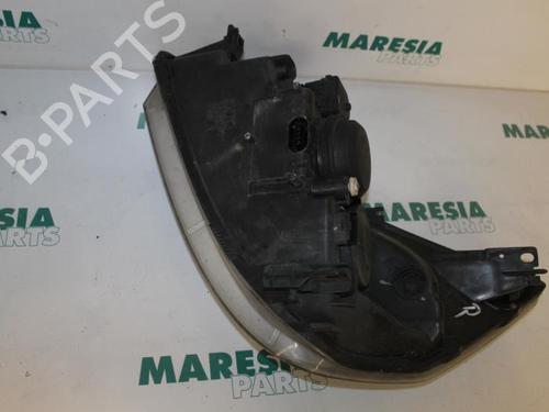 Right headlight RENAULT ESPACE IV (JK0/1_) 2.2 dCi (JK0H) | BP31426130C29