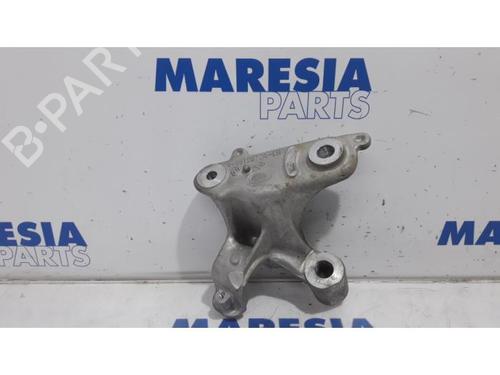 Used Gearbox mount RENAULT MEGANE IV Grandtour (K9A/M/N_) 1.3 TCe 115 (K9N9) (116 hp) 31480487