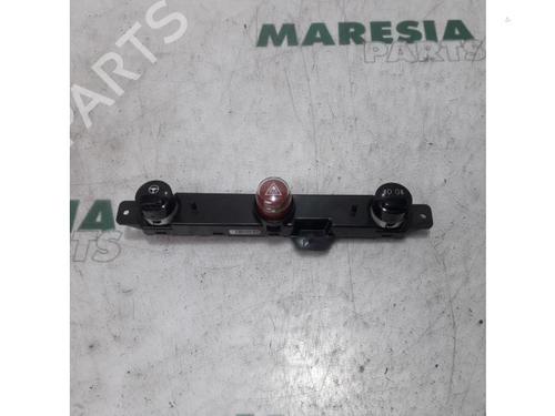 Used Warning switch FIAT 500 (312_) 1.2 (312AXA1A) (69 hp) 31478323