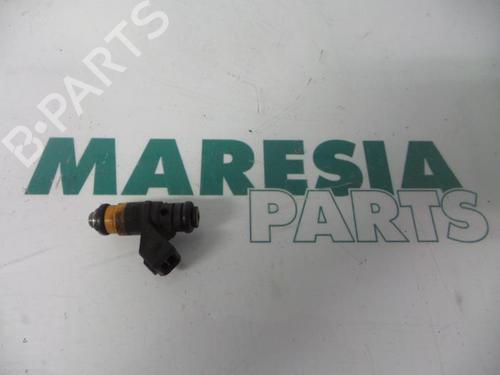 Used Injector RENAULT MEGANE I Coach (DA0/1_) 1.6 16V (DA0B, DA04, DA11) (107 hp) 31389975