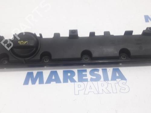 Used Valve cover PEUGEOT 307 CC (3B) 2.0 16V (136 hp) 31522939