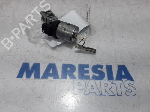 Used Ignition barrel PEUGEOT 3008 I MPV (0U_) 1.6 VTi (120 hp) 31515947