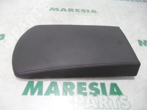 Armlene PEUGEOT 3008 I MPV (0U_) 1.6 HDi (114 hp) 31491190