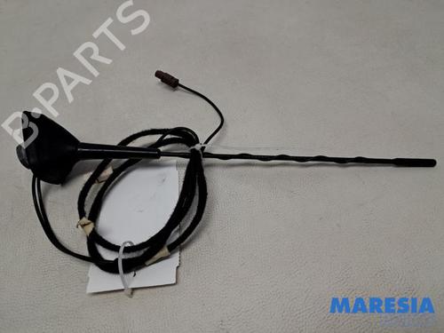 Antena/Base RENAULT MEGANE IV Hatchback (B9A/M/N_) 1.2 TCe 130 (B9MR) (130 hp) 31816709