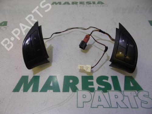 Used Switch FIAT GRANDE PUNTO (199_) 1.4 (199AXB11, 199AXB1A, 199BXB1A, 199AXL1A) (77 hp) 31471975