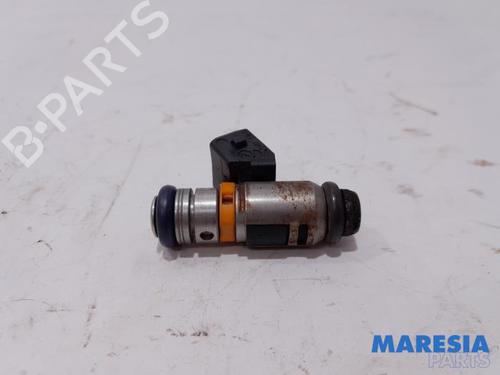 Used Injector FIAT 500 (312_) 1.2 (312AXA1A) (69 hp) 31500744