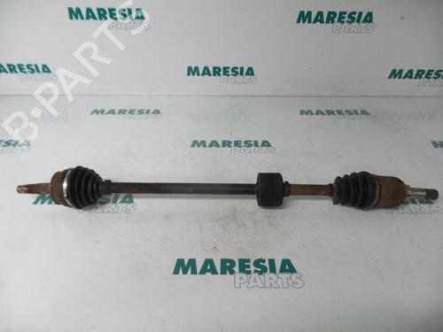 Used Right front driveshaft FIAT PUNTO (176_) 60 1.2 (176AP, 176AR, 176AQ, 176BB) (60 hp) 31480554
