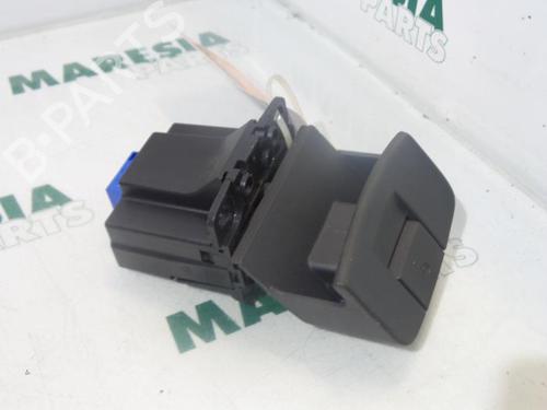 Comutador RENAULT ESPACE IV (JK0/1_) 2.0 Turbo (JK0A, JK0B, JK0N) (163 hp) 31524661