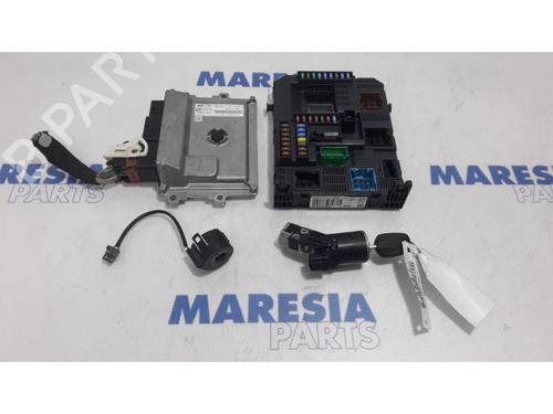 Used Engine control unit (ECU) PEUGEOT 208 I (CA_, CC_) 1.0 VTi (68 hp) 31477321
