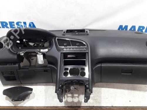 Used Driver airbag PEUGEOT 5008 (0U_, 0E_) 1.6 16V (156 hp) 31466187