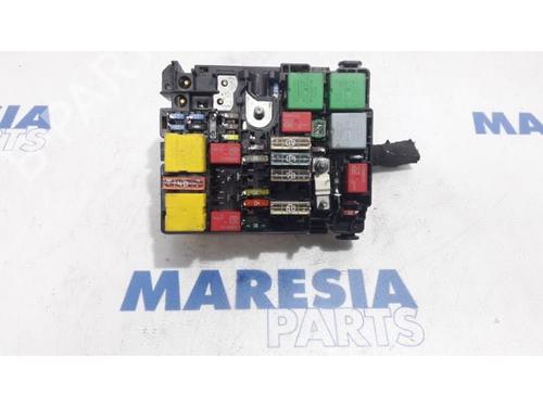 Used Fuse box PEUGEOT 208 I (CA_, CC_) 1.2 VTI 82 (82 hp) 31412098
