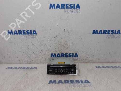 Used Radio PEUGEOT 5008 (0U_, 0E_) 1.6 16V (156 hp) 31422362