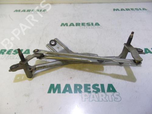 Used Front wipers mechanism FIAT GRANDE PUNTO (199_) 1.3 D Multijet (199.AXD11, 199.AXD1A, 199.AXD1B,... (90 hp) 31447006