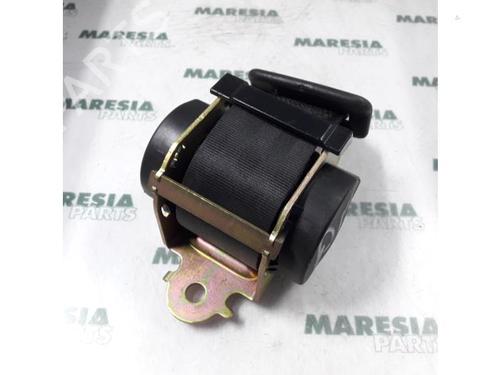 Used Rear center seatbelt PEUGEOT 607 (9D, 9U) 2.2 16V (158 hp) 31526244