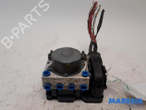 Used ABS pump RENAULT KANGOO Express (FW0/1_) 1.5 dCi 75 (FW07, FW10, FW04) (75 hp) 31535620
